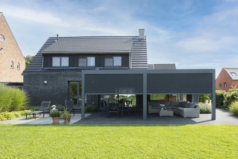 Brustor B200 (XL) in Anthrazit mit Screens, LEDs und Heizstrahler