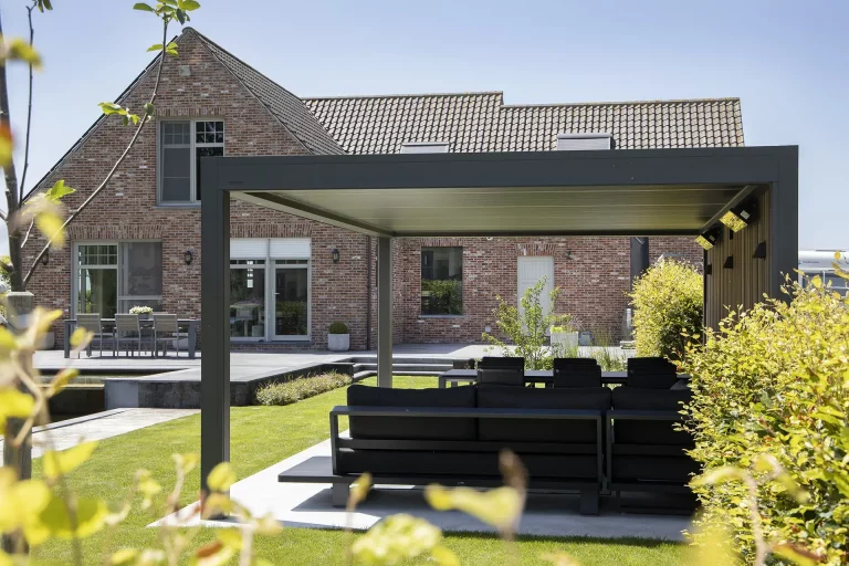 Brustor B250 XL in Anthrazit mit Screens, LED-Spots und Heizstrahler