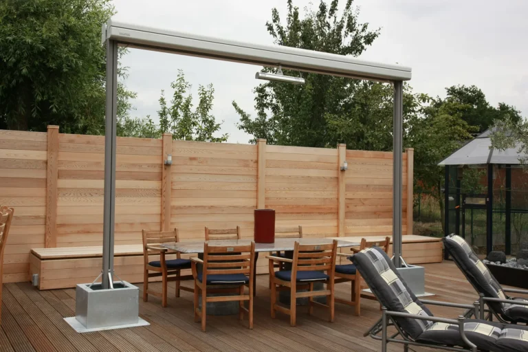 Markise TWINSTOR: freistehende Sonnenstore auf der Gartenterrasse