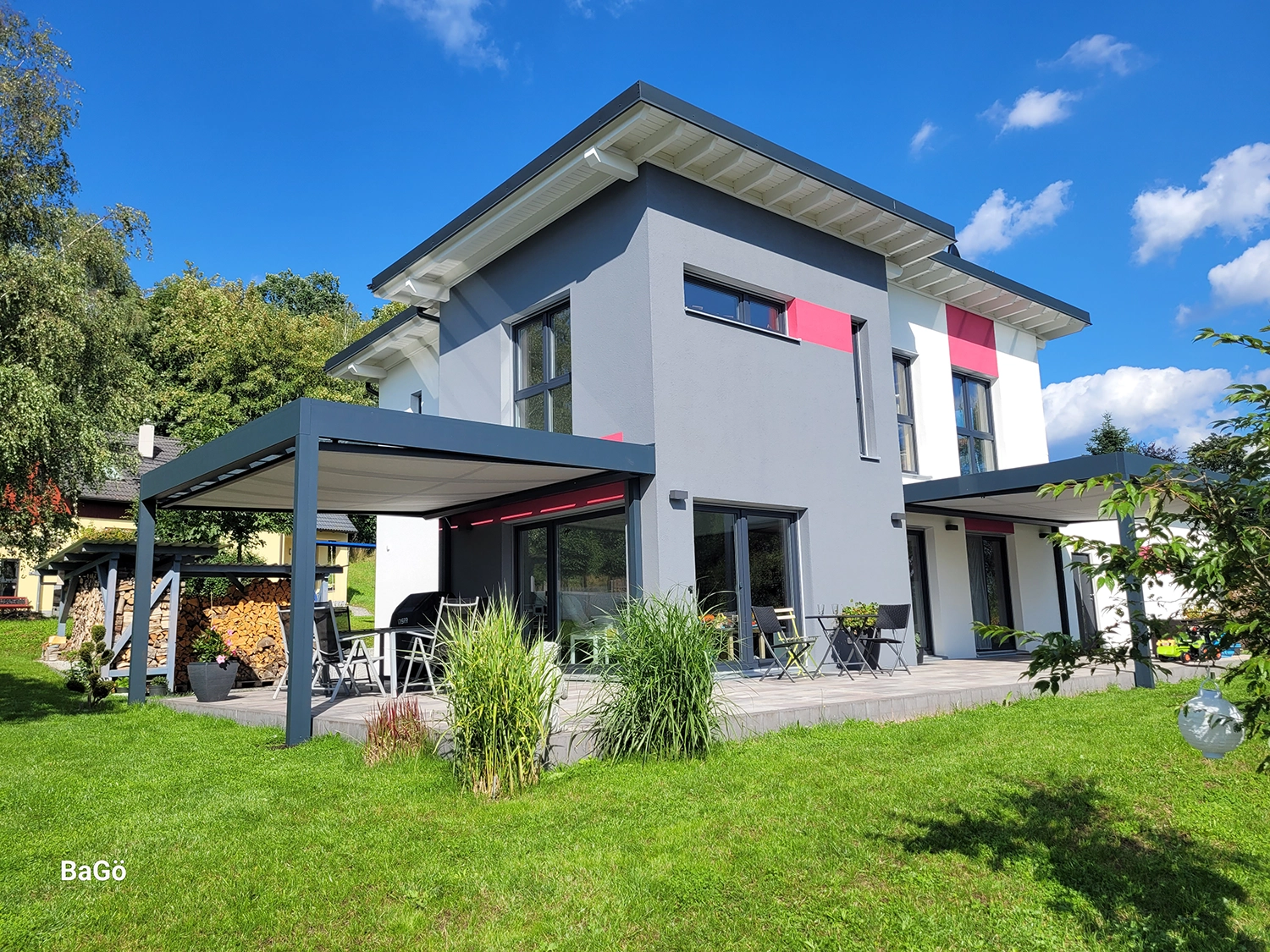 Terrassenüberdachung aus Aluminium und Glas